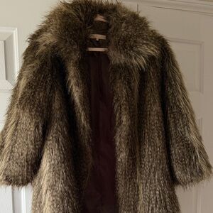 Luxurious Faux Fur Coat in Brown